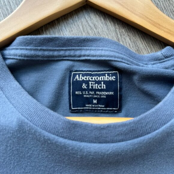Abercrombie & Fitch long sleeve pocket tee - Picture 2 of 2